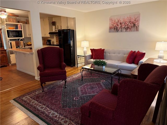 109 Keenan Hill Street, Cedar Grove, WV 25039