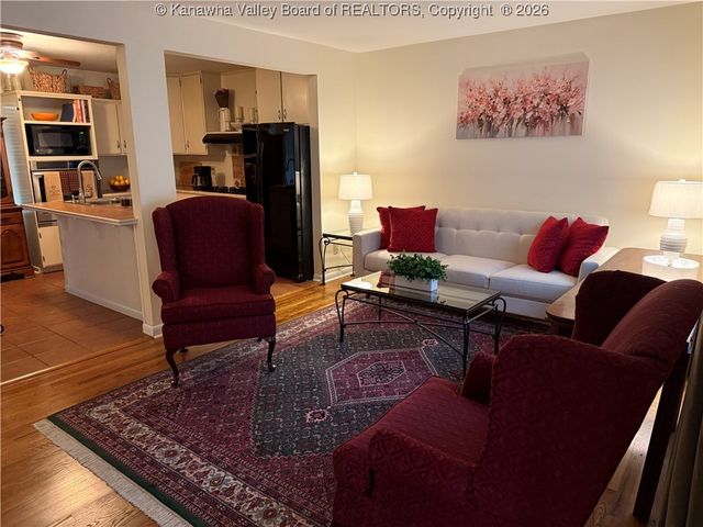 109 Keenan Hill Street, Cedar Grove, WV 25039