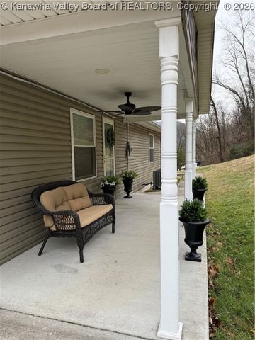 109 Keenan Hill Street, Cedar Grove, WV 25039