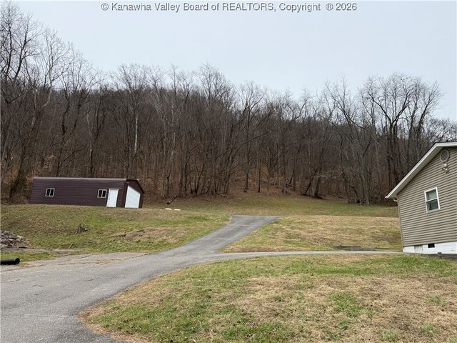 109 Keenan Hill Street, Cedar Grove, WV 25039