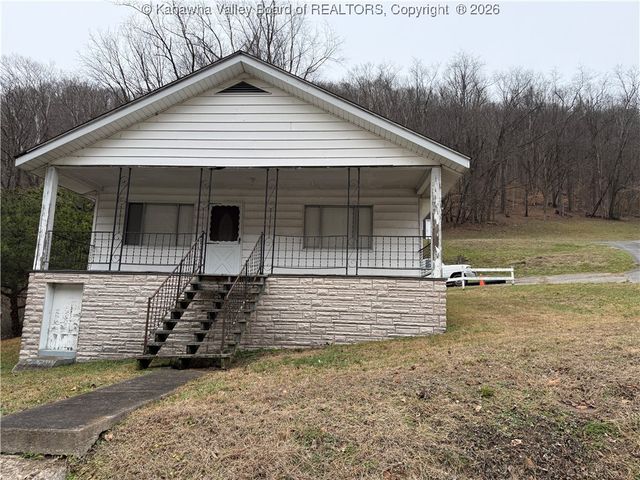 109 Keenan Hill Street, Cedar Grove, WV 25039