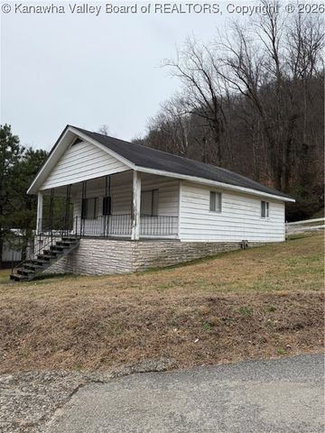 109 Keenan Hill Street, Cedar Grove, WV 25039