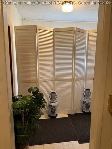 109 Keenan Hill Street, Cedar Grove, WV 25039