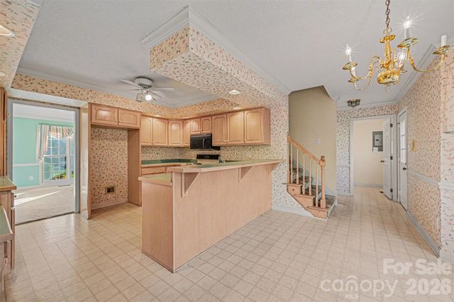 910 Weymouth Drive, Gastonia, NC 28056