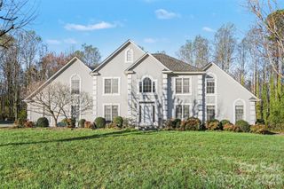 910 Weymouth Drive, Gastonia, NC 28056