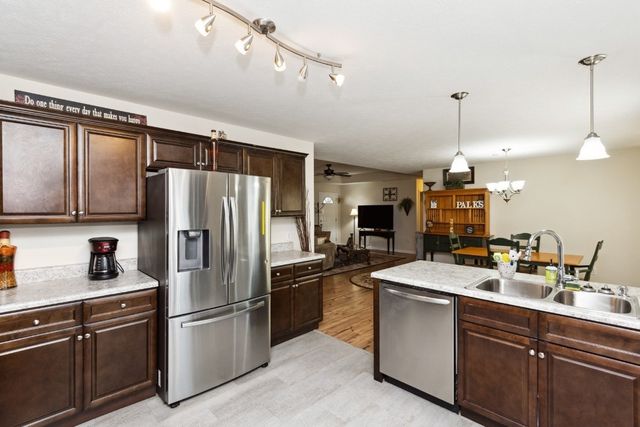 1419 Leaf Ln, Ashland City, TN 37015