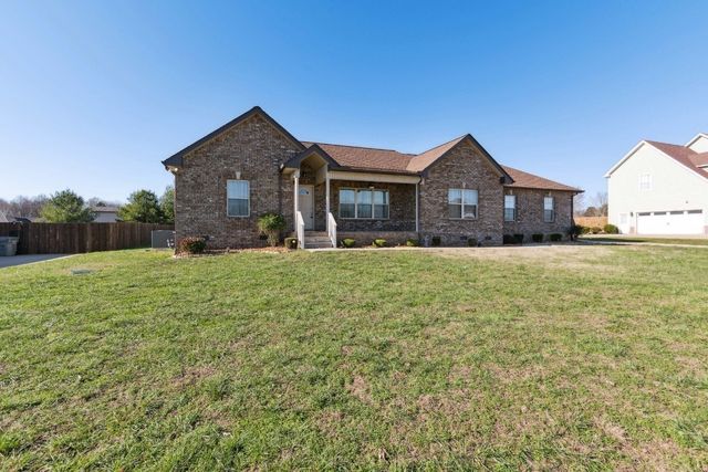 1419 Leaf Ln, Ashland City, TN 37015