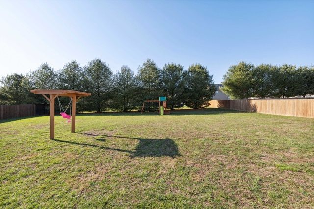 1419 Leaf Ln, Ashland City, TN 37015