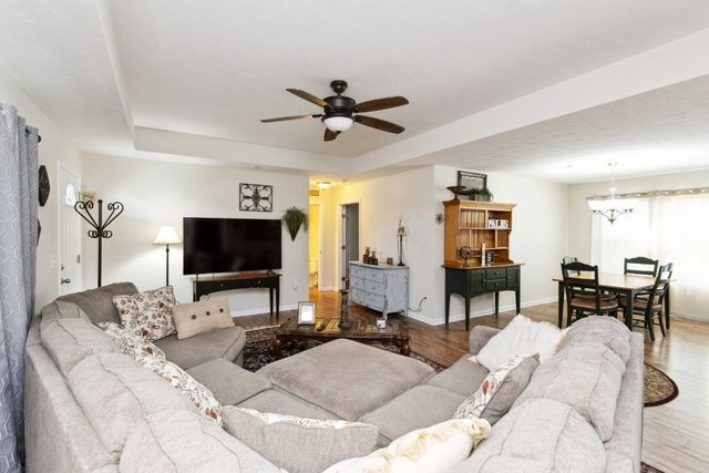 1419 Leaf Ln, Ashland City, TN 37015