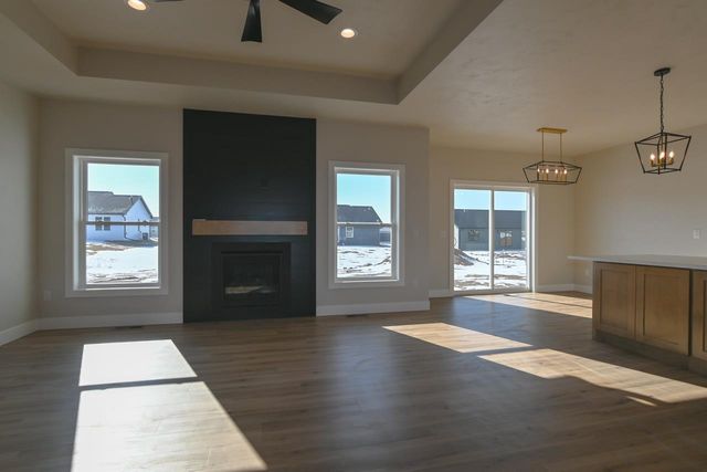 2041 RED FOX LANE, Kaukauna, WI 54130