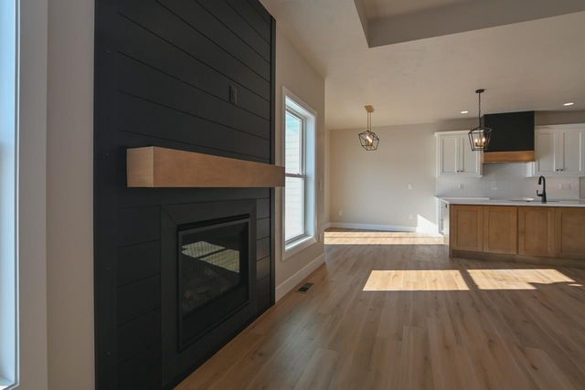 2041 RED FOX LANE, Kaukauna, WI 54130