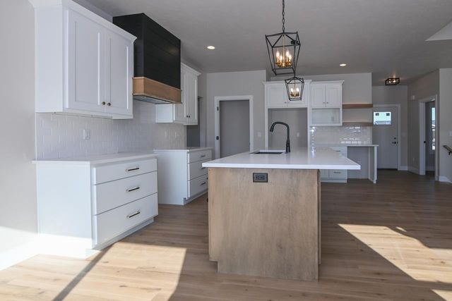 2041 RED FOX LANE, Kaukauna, WI 54130