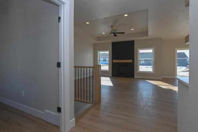 2041 RED FOX LANE, Kaukauna, WI 54130