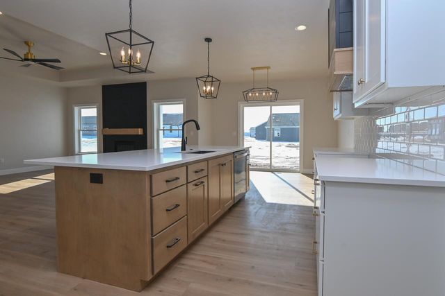 2041 RED FOX LANE, Kaukauna, WI 54130