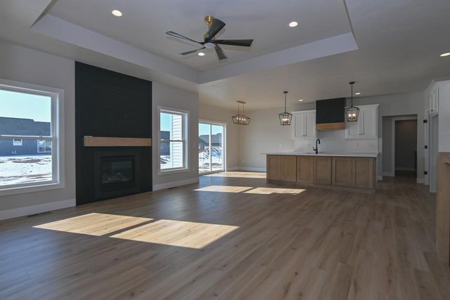 2041 RED FOX LANE, Kaukauna, WI 54130