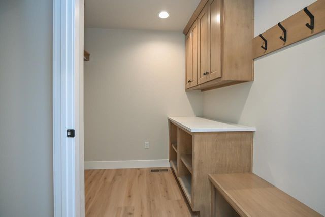 2041 RED FOX LANE, Kaukauna, WI 54130