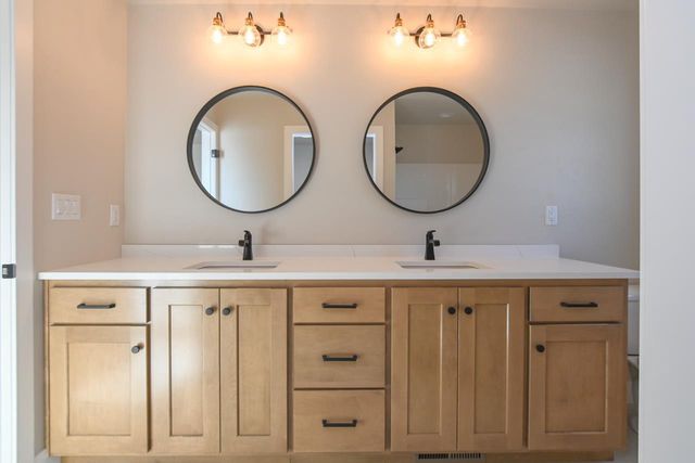 2041 RED FOX LANE, Kaukauna, WI 54130