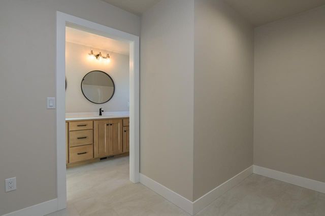 2041 RED FOX LANE, Kaukauna, WI 54130