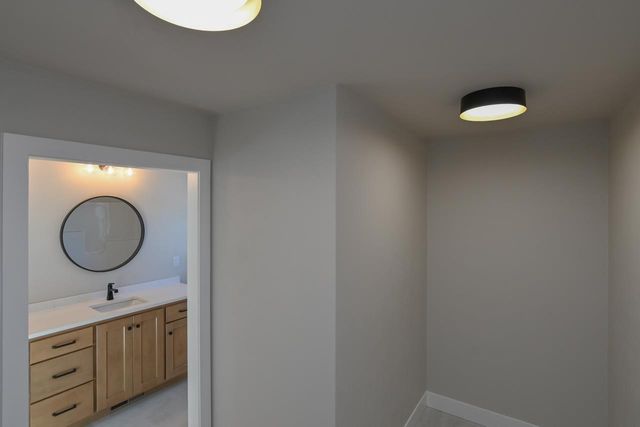 2041 RED FOX LANE, Kaukauna, WI 54130