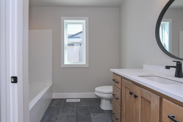 2041 RED FOX LANE, Kaukauna, WI 54130