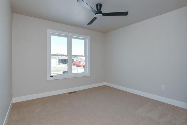 2041 RED FOX LANE, Kaukauna, WI 54130