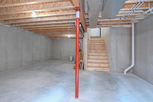 2041 RED FOX LANE, Kaukauna, WI 54130