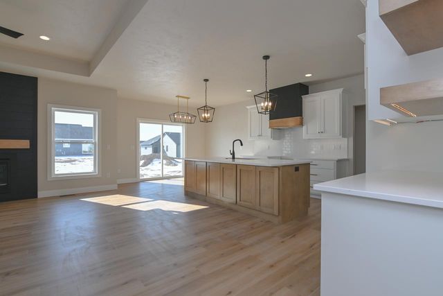 2041 RED FOX LANE, Kaukauna, WI 54130