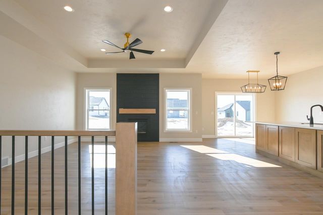 2041 RED FOX LANE, Kaukauna, WI 54130