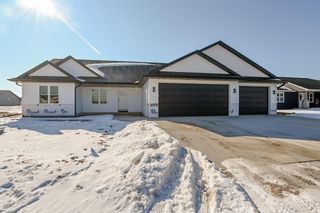 2041 RED FOX LANE, Kaukauna, WI 54130