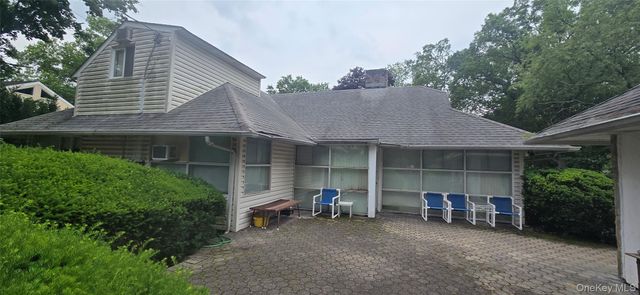 65 Saddle Lane, Roslyn Heights, NY 11577