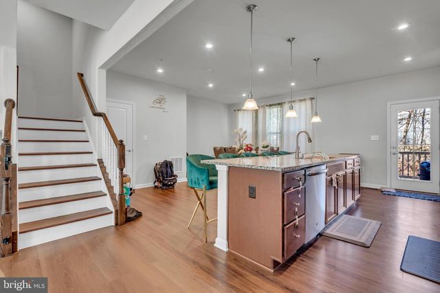 10044 DORSEY LN, Lanham, MD 20706