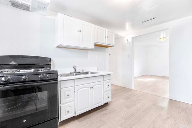 100 Wiltshire Avenue, Battle Creek, MI 49015