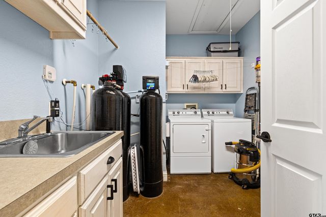 152 Black Hawk Ln, Gilmer, TX 75645