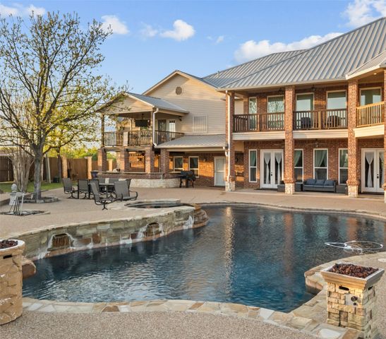 6925 Sky Road, Joshua, TX 76058