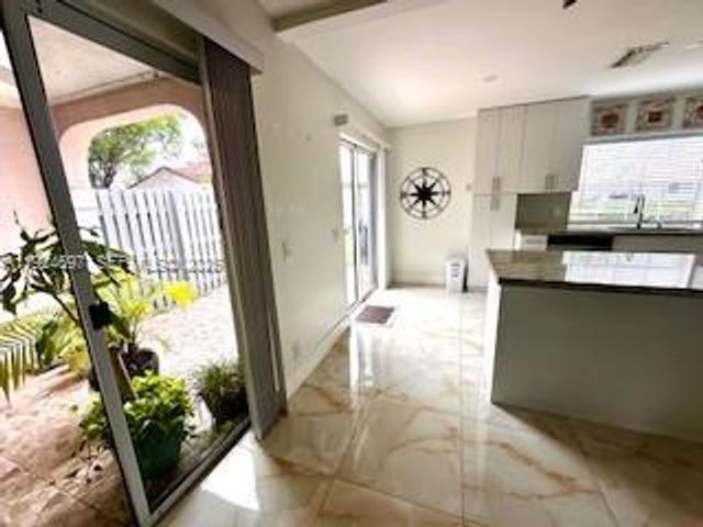 1542 Springside Dr 1542, Weston, FL 33326