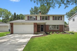 1410 S Cypress Drive, Mount Prospect, IL 60056