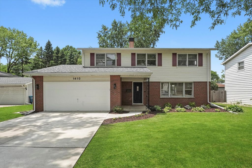 1410 S Cypress Drive, Mount Prospect, IL 60056