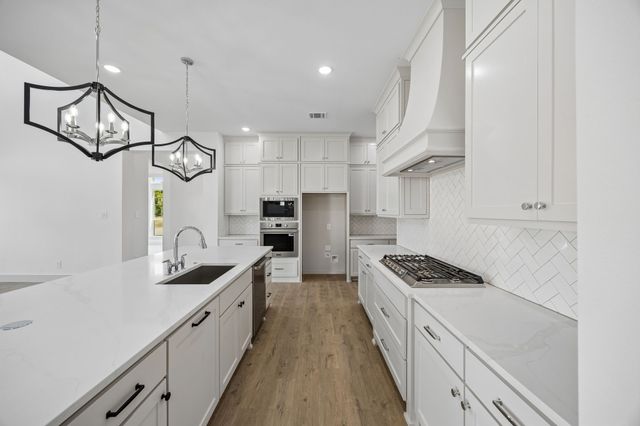 9030 Lakeside Drive, Fort Worth, TX 76179