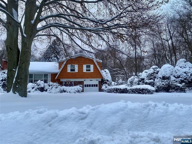 1 Lyons Place, Westwood, NJ 07675