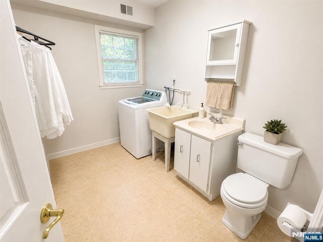 1 Lyons Place, Westwood, NJ 07675