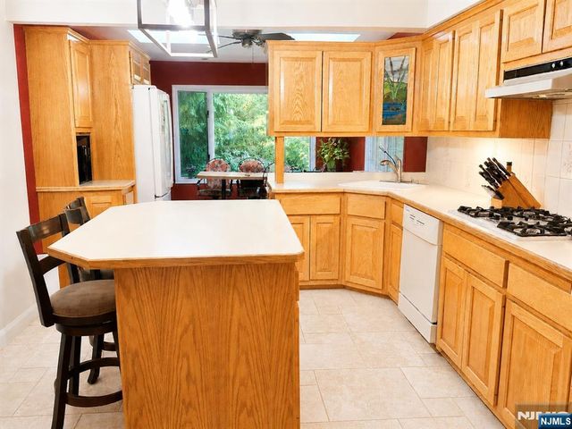 1 Lyons Place, Westwood, NJ 07675