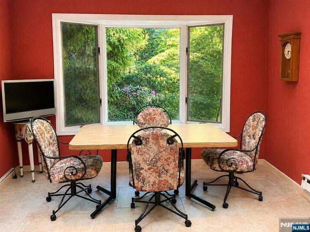 1 Lyons Place, Westwood, NJ 07675