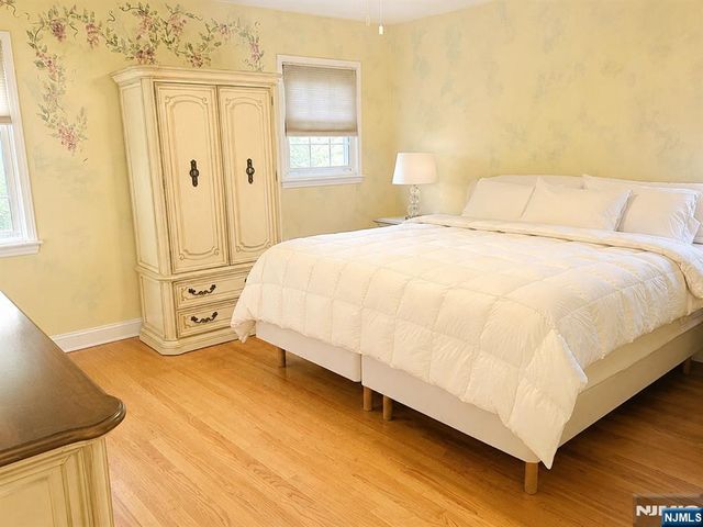 1 Lyons Place, Westwood, NJ 07675