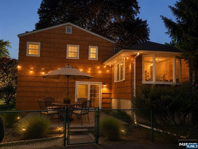 1 Lyons Place, Westwood, NJ 07675