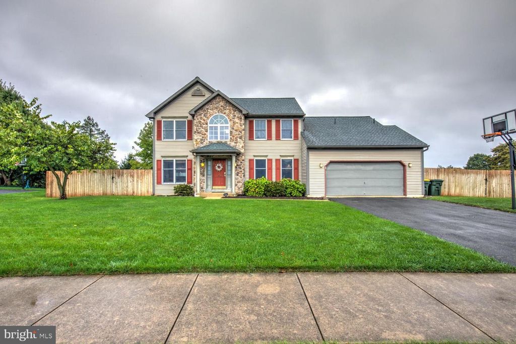 154 LARCH LN, Denver, PA 17517