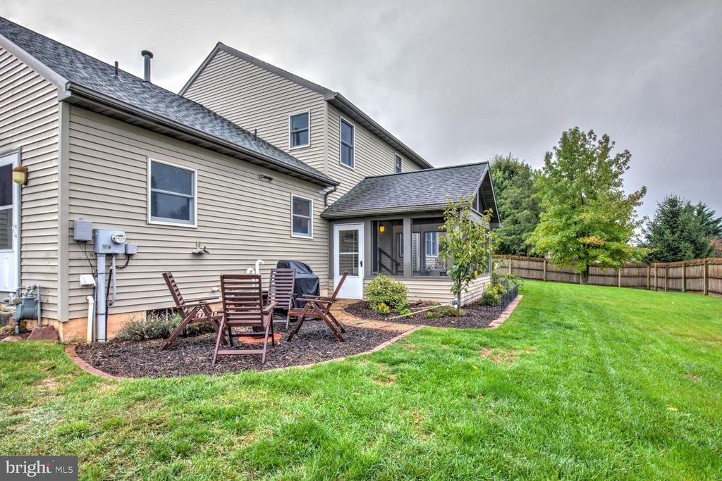 Image 7 of property listing at 154 LARCH LN, Denver, PA 17517