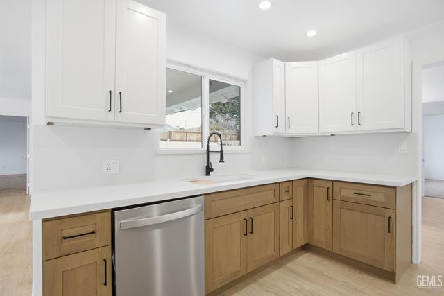 3616 Century Drive, Bakersfield, CA 93306