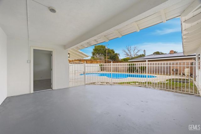 3616 Century Drive, Bakersfield, CA 93306