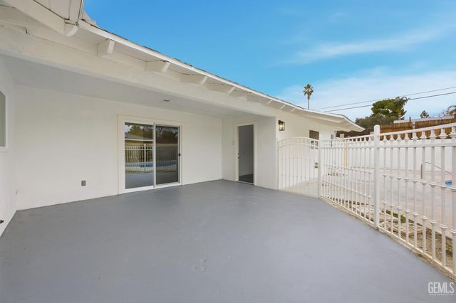 3616 Century Drive, Bakersfield, CA 93306