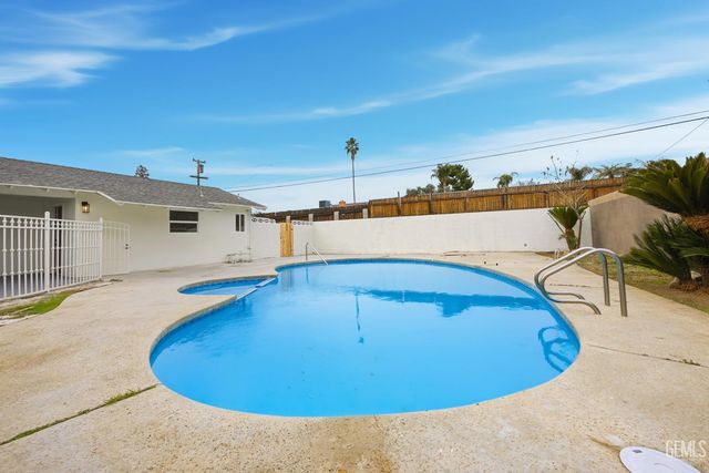 3616 Century Drive, Bakersfield, CA 93306